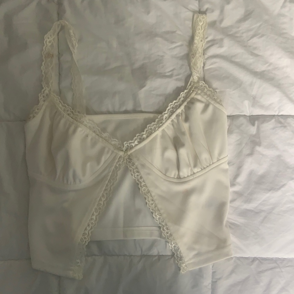 While halter top